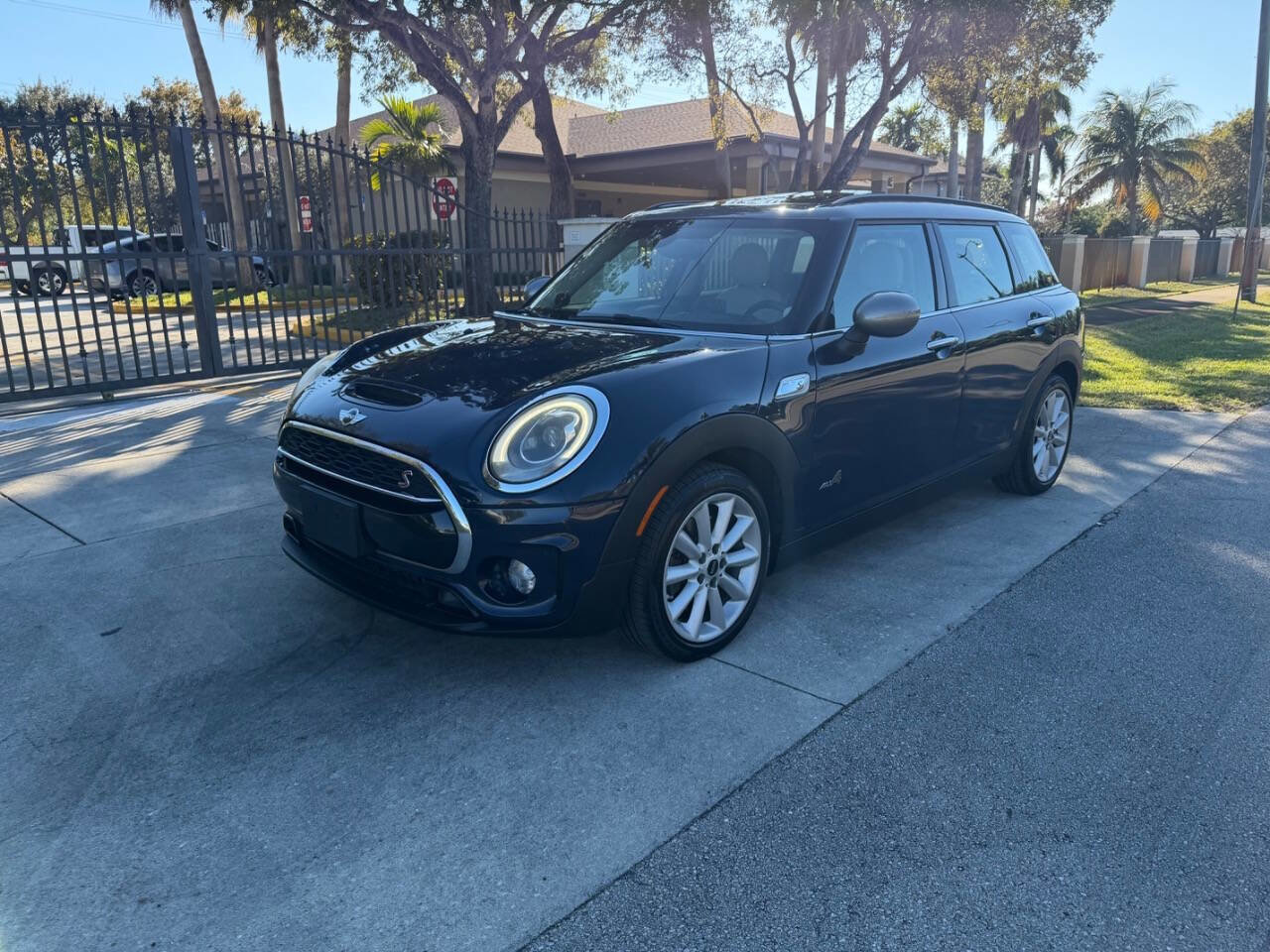 Used 2017 MINI Cooper Clubman S image 3