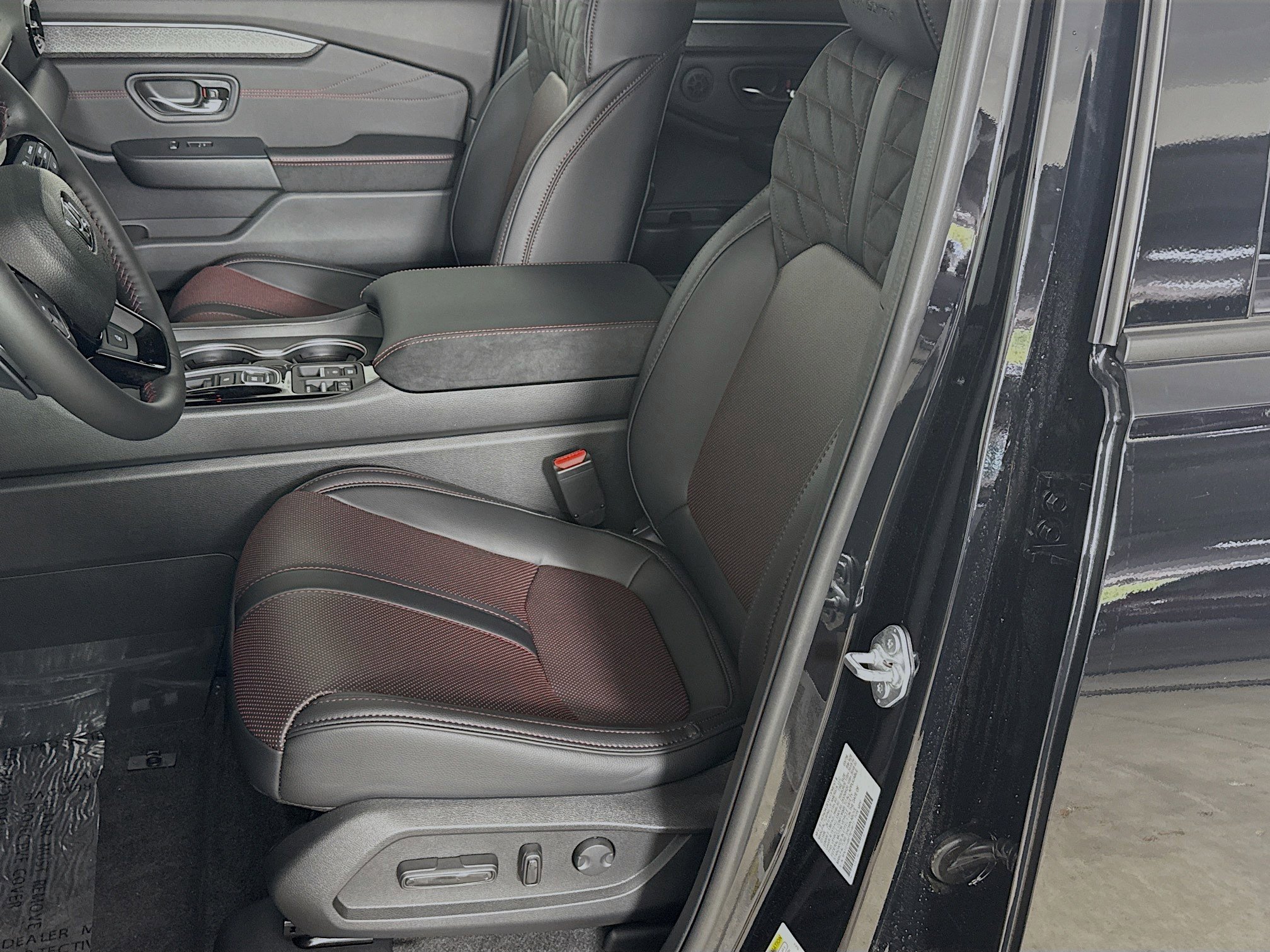 New 2026 Honda Pilot Black Edition image 24