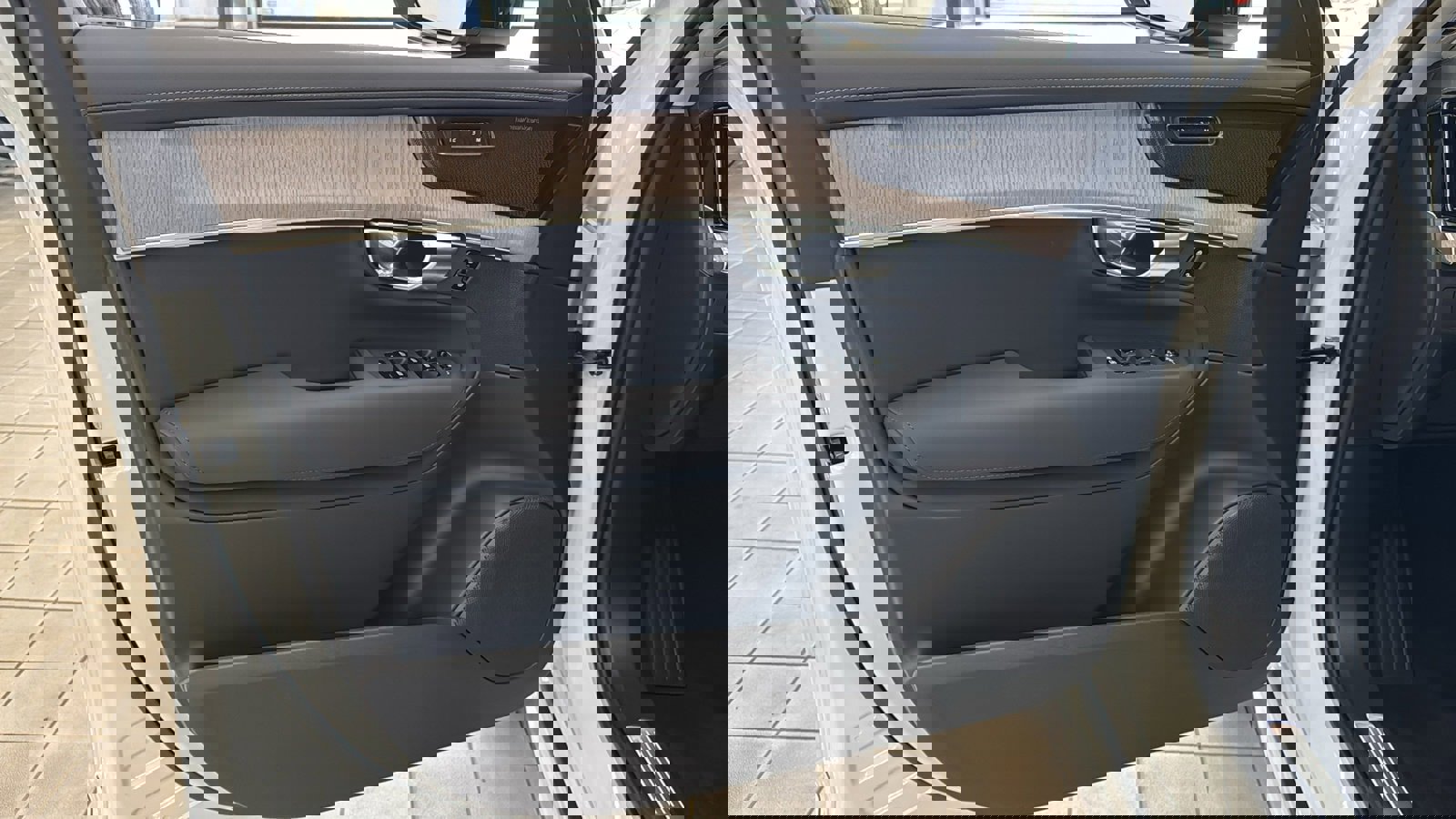 New 2026 Volvo XC90 B6 Ultra w/ Protection Package Premier image 21