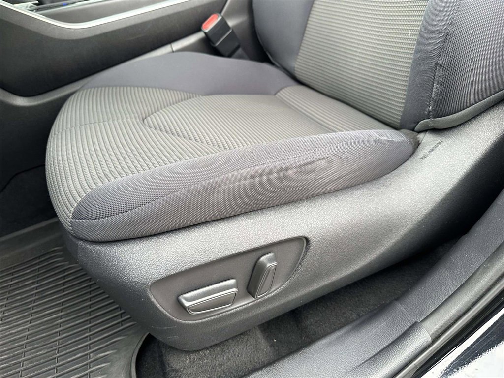 Certified 2021 Toyota Highlander LE image 18