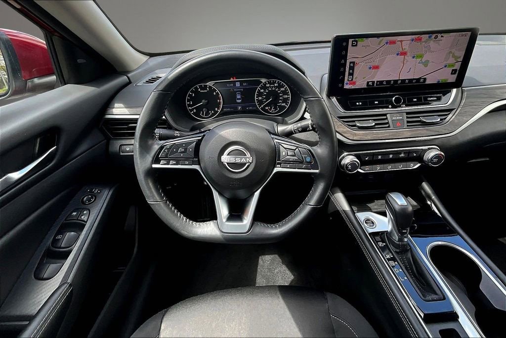 Certified 2024 Nissan Altima 2.5 SV w/ SV Premium Package AWD/4WD image 8