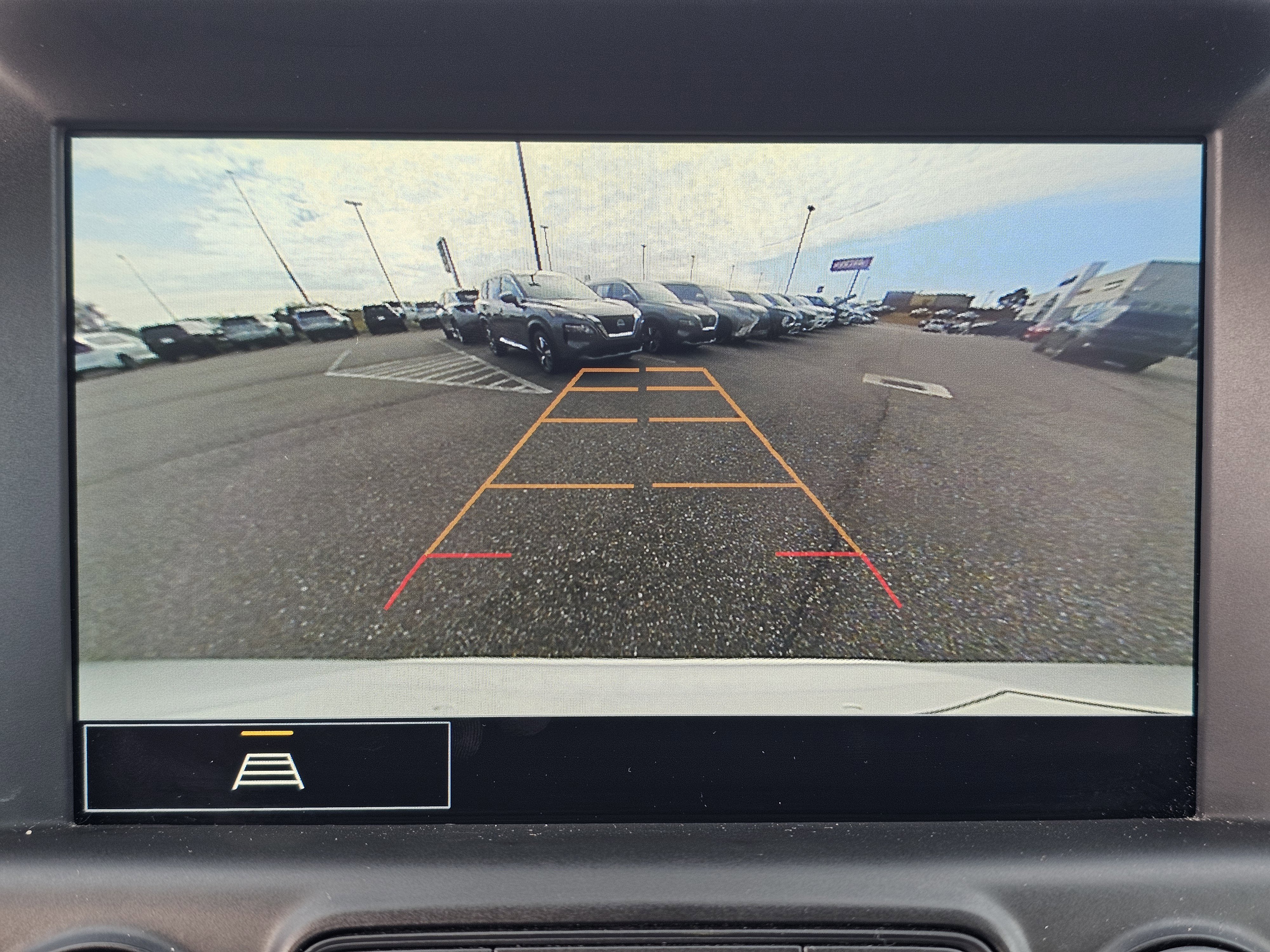 Used 2024 GMC Terrain SLT image 29