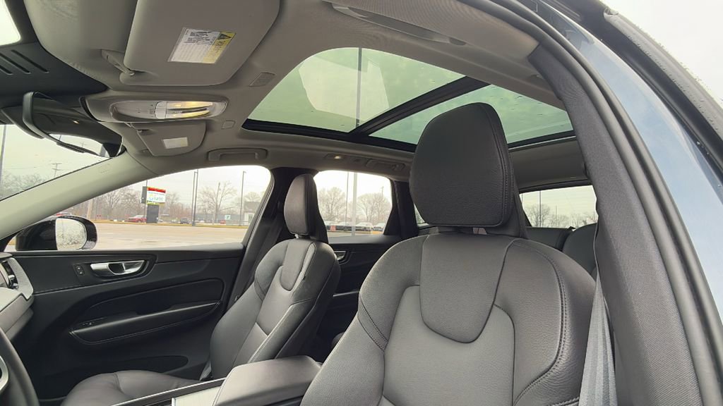Certified 2025 Volvo XC60 B5 Plus w/ Climate Package image 22