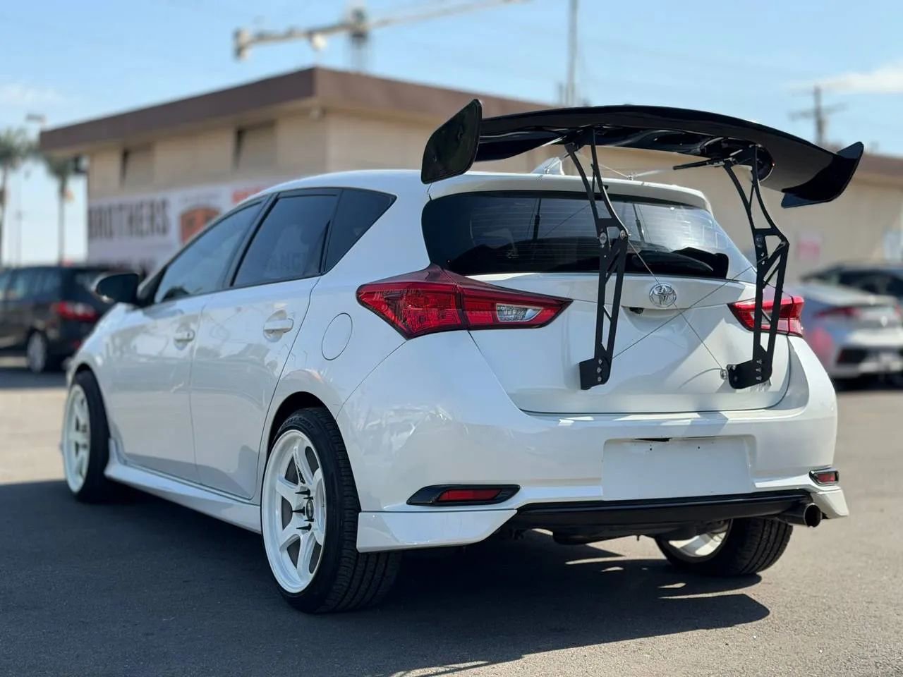 Used 2018 Toyota Corolla iM w/ Carpet Mat Package (TMS) image 9