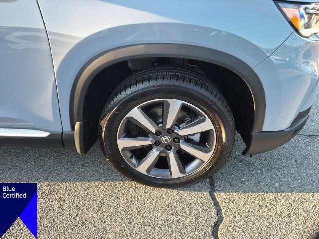 Used 2025 Honda Pilot Touring image 10