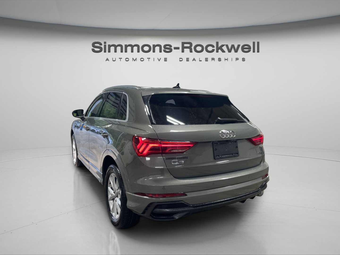 Used 2025 Audi Q3 2.0T Premium AWD/4WD image 3
