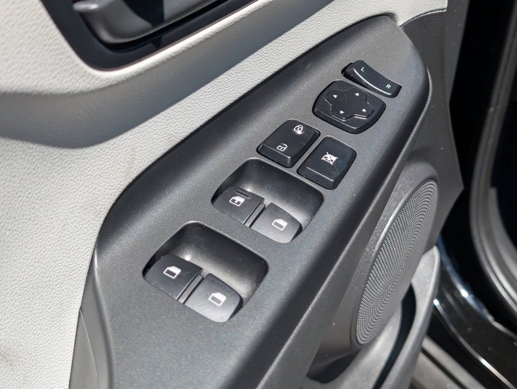 Used 2022 Hyundai Kona SEL FWD image 16