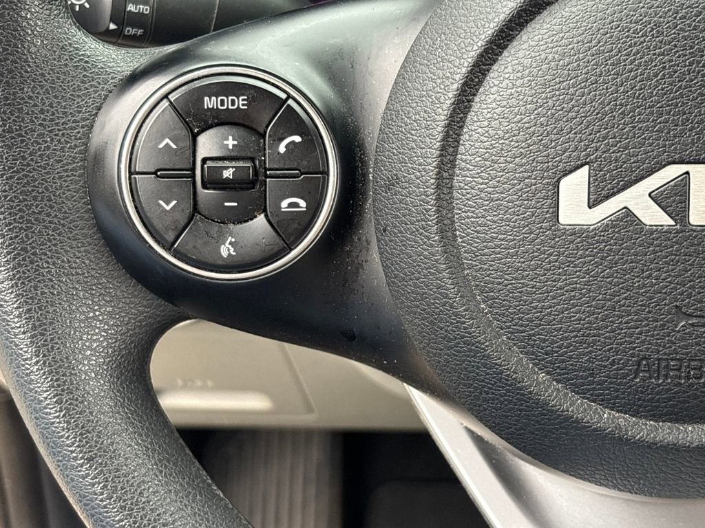 Used 2022 Kia Soul LX image 18