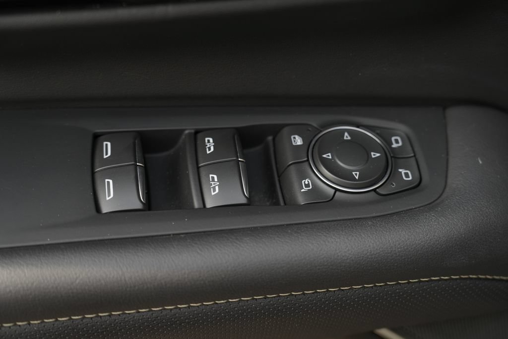 Used 2025 Chevrolet Suburban Premier AWD/4WD image 24