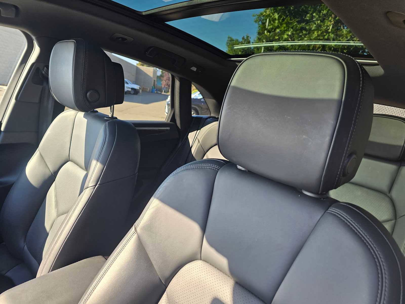 Used 2022 Porsche Macan image 25