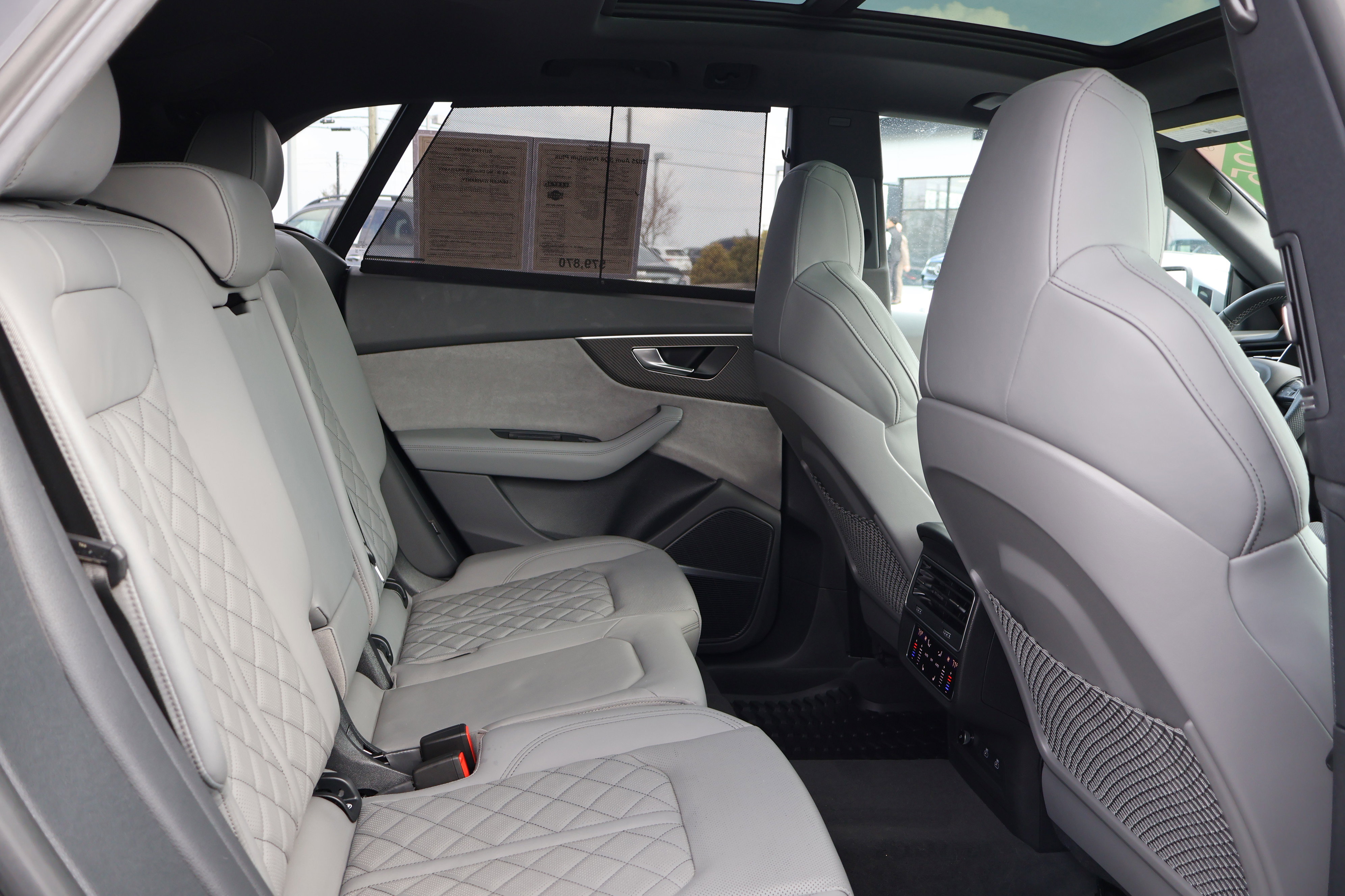 Used 2025 Audi SQ8 Premium Plus image 27