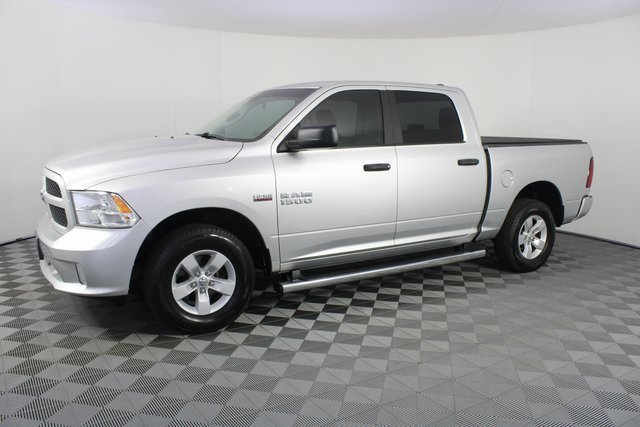Used 2017 RAM 1500 Express image 2