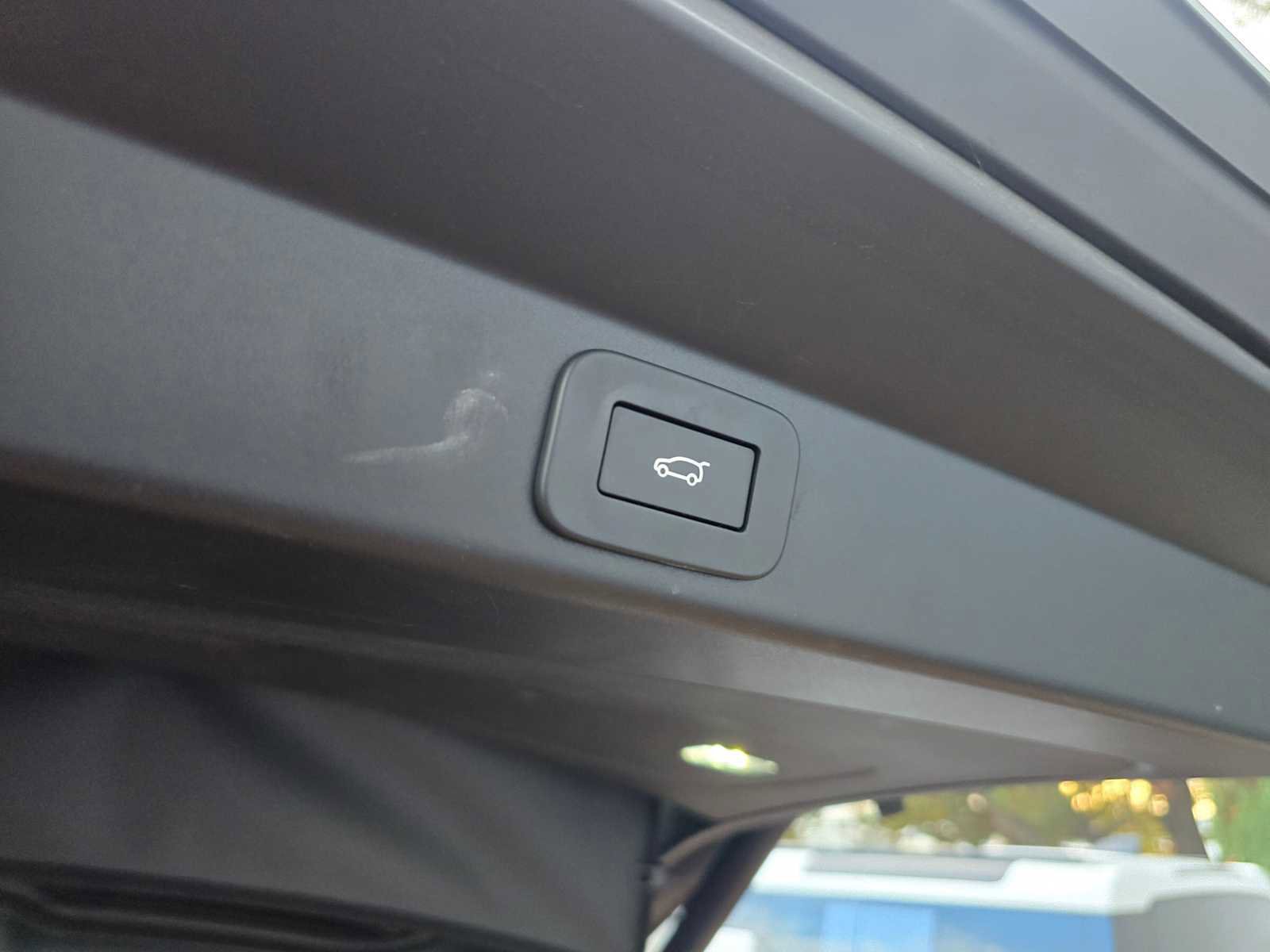 Certified 2025 Land Rover Range Rover Sport SE image 18