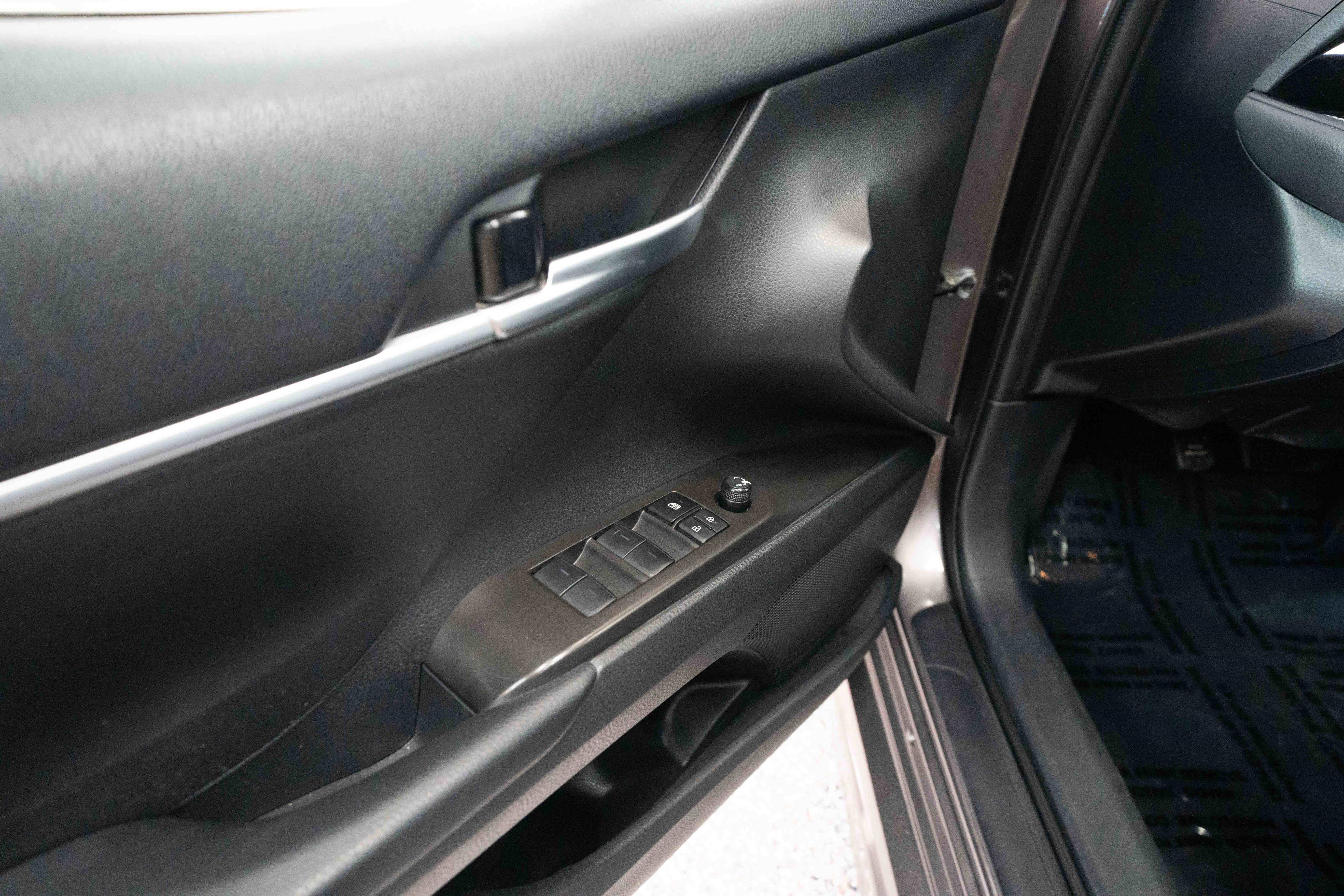 Used 2024 Toyota Camry SE image 7