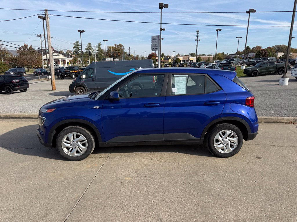 Used 2021 Hyundai Venue SE FWD image 9