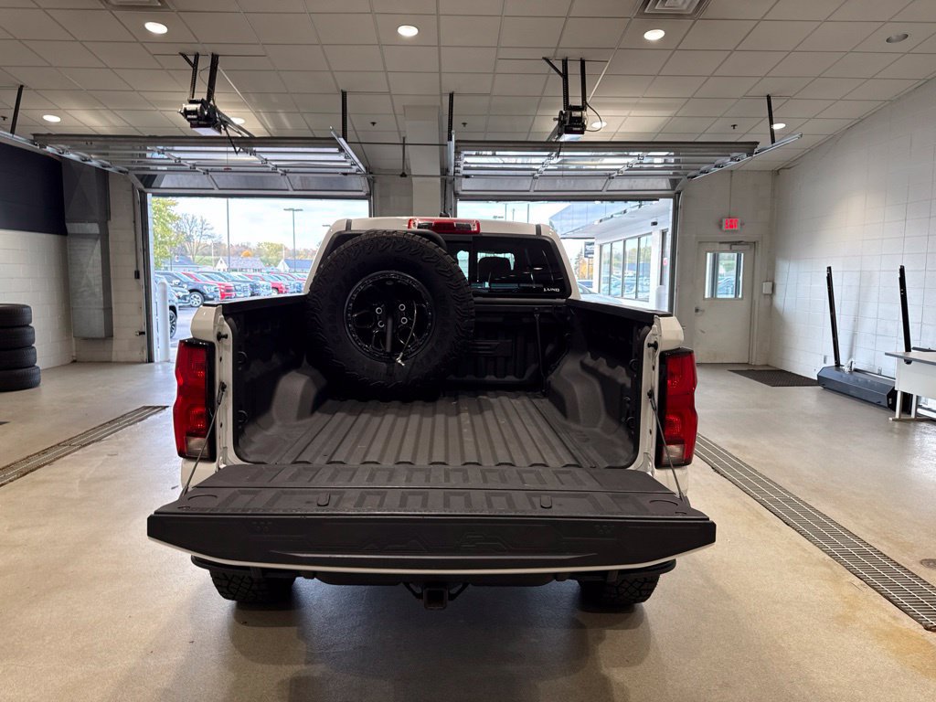 Used 2024 Chevrolet Colorado ZR2 w/ ZR2 Bison Edition AWD/4WD image 18
