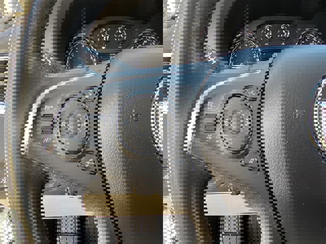 Used 2020 Buick Enclave Essence w/ Sound and Sites Package image 21