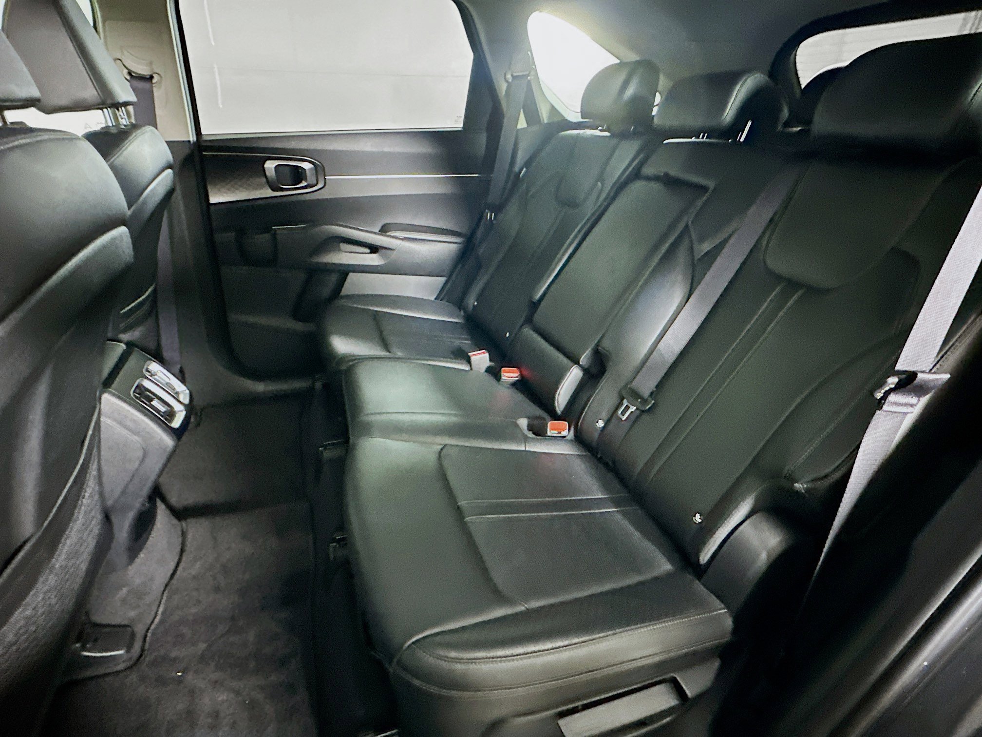 Used 2024 Kia Sorento S image 27