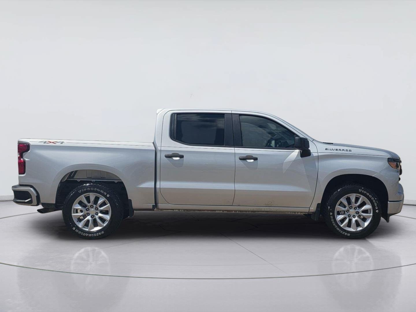 Used 2022 Chevrolet Silverado 1500 Custom AWD/4WD image 4