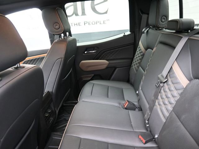 Used 2024 GMC Canyon Denali image 22