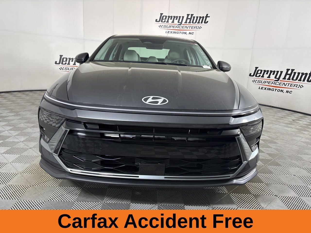 Used 2025 Hyundai Sonata SE image 3