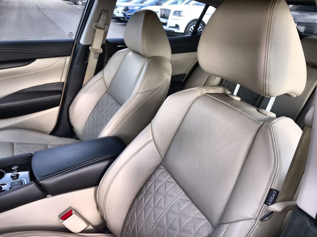 Used 2023 Nissan Maxima Platinum image 11