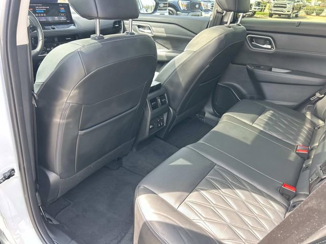 Used 2024 Nissan Rogue Platinum w/ Platinum Premium Package image 19