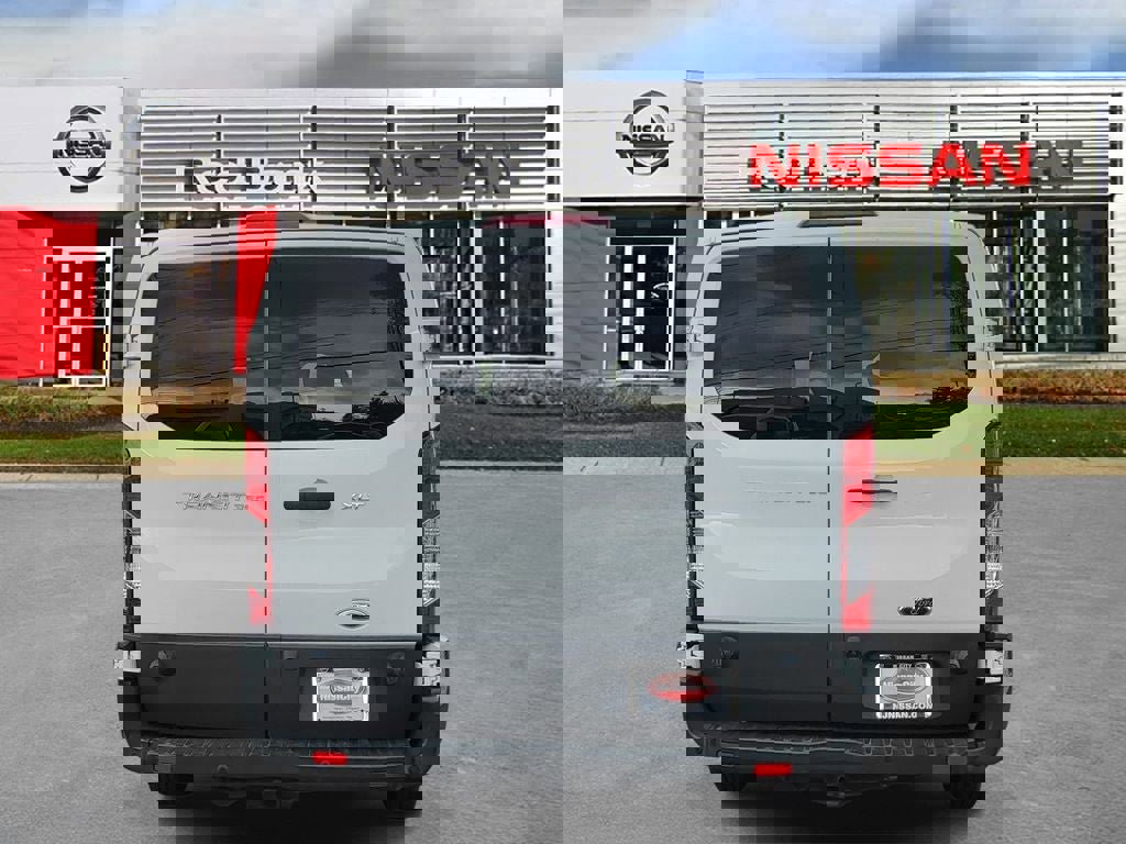 Used 2017 Ford Transit 350 XLT RWD image 7