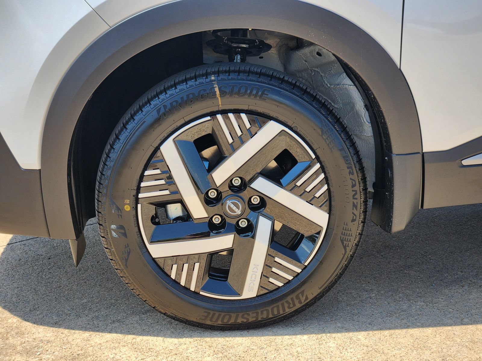 New 2027 Nissan Kicks SV FWD image 11