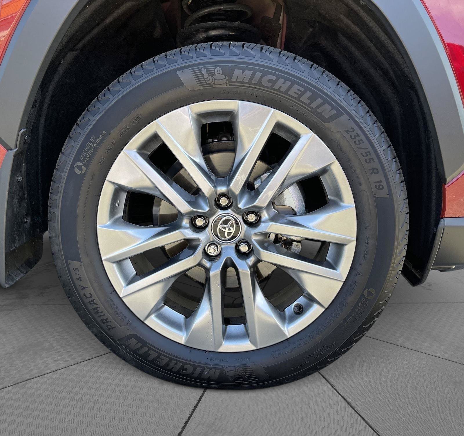 Used 2025 Toyota RAV4 Limited w/ Advanced Technology Package AWD/4WD image 25