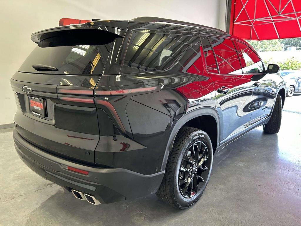 Used 2024 Chevrolet Traverse LT w/ Enhanced Driving Package FWD image 3
