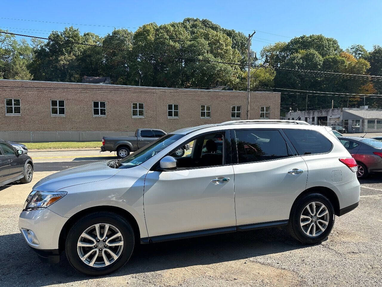 Used 2016 Nissan Pathfinder S image 4
