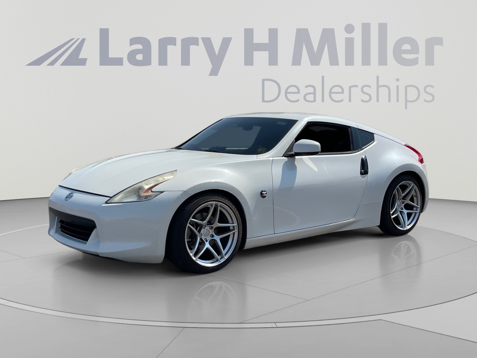 Used 2009 Nissan 370Z Coupe RWD image 1