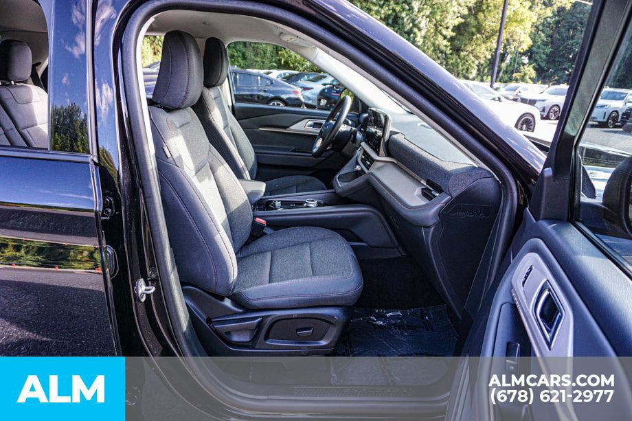 Used 2025 Ford Explorer Active RWD image 24