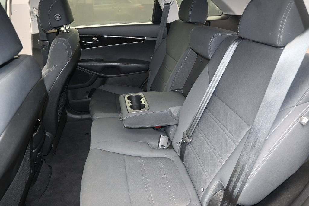 Used 2017 Kia Sorento AWD image 17