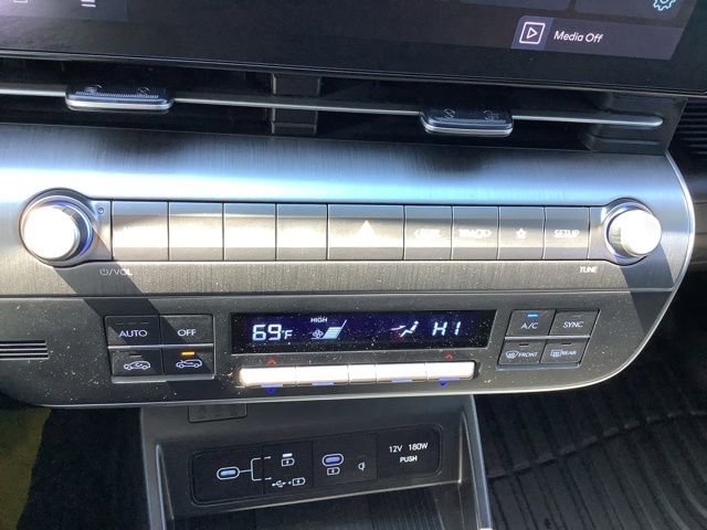 Used 2024 Hyundai Kona SEL w/ Convenience Package FWD image 33