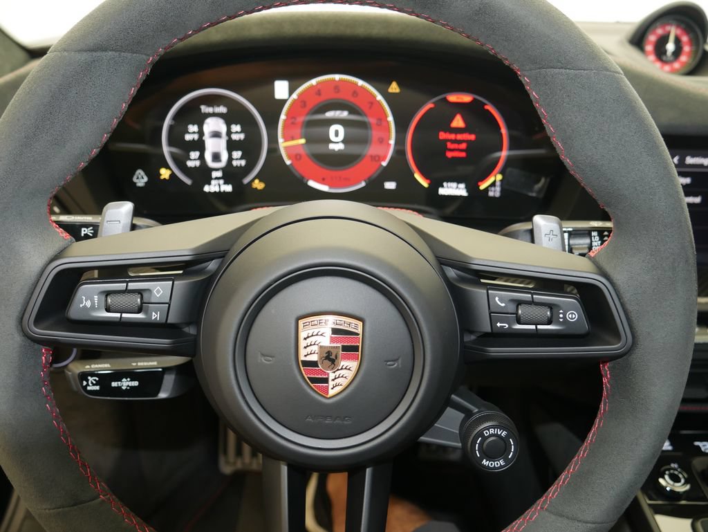 Used 2025 Porsche 911 GT3 RWD image 21