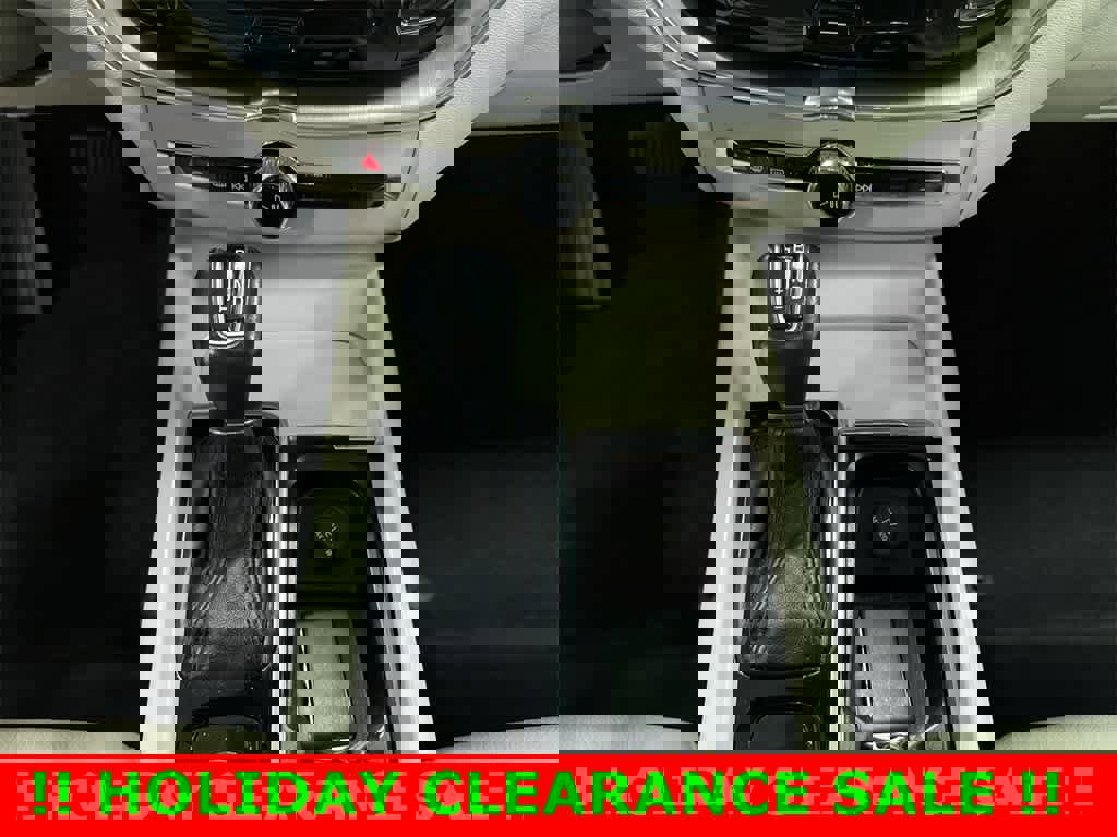 Used 2020 Volvo XC60 T5 Momentum image 32