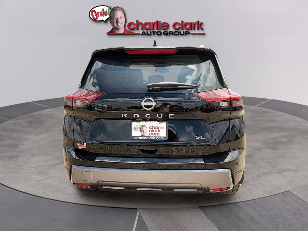 Used 2024 Nissan Rogue SL FWD image 4