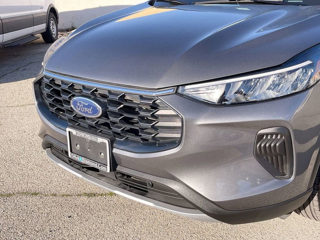 Used 2025 Ford Escape ST-Line w/ Equipment Group 301A image 10