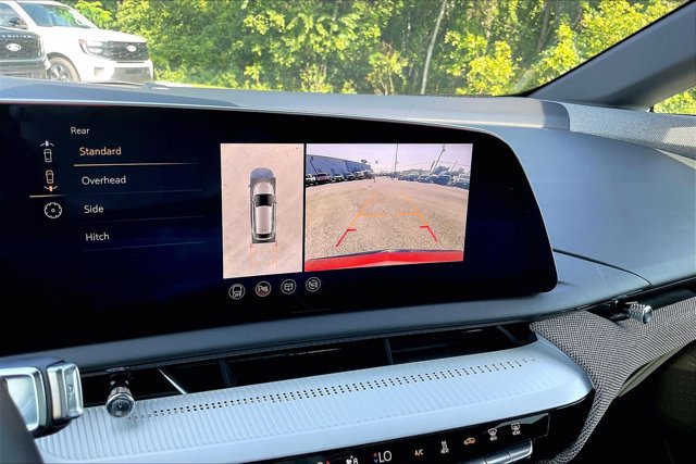 Used 2025 Cadillac Optiq Sport 2 w/ LPO, Floor Liner Package AWD/4WD image 20