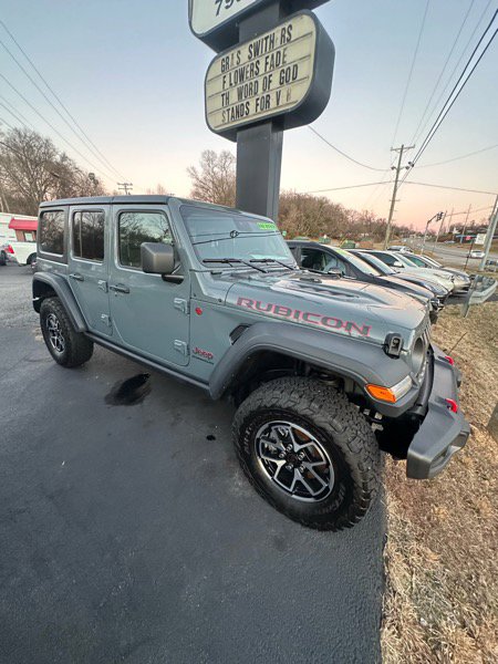 Used 2025 Jeep Wrangler Rubicon image 4