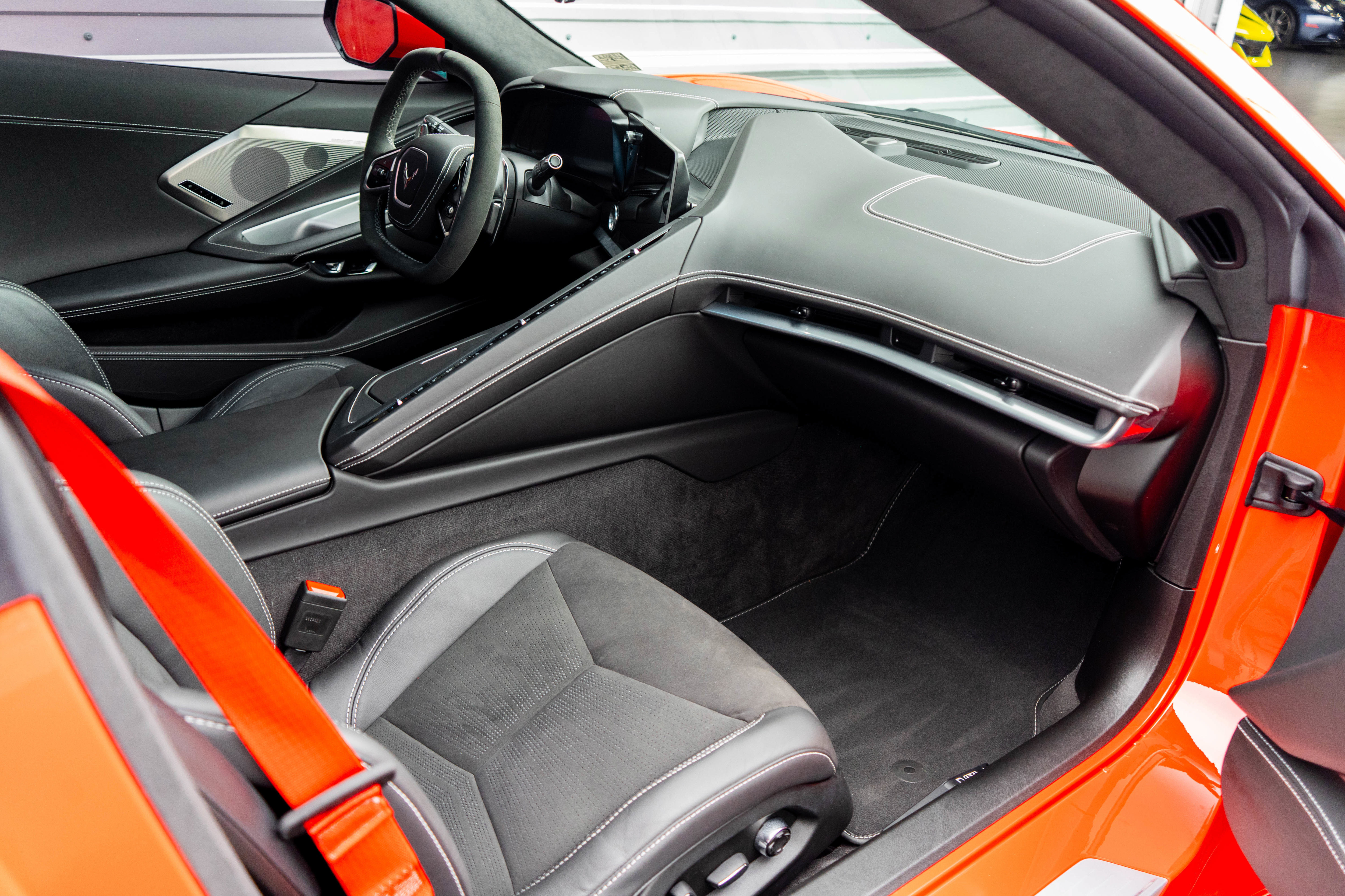Used 2024 Chevrolet Corvette Stingray Premium Cpe w/ Z51 Performance Package RWD image 29