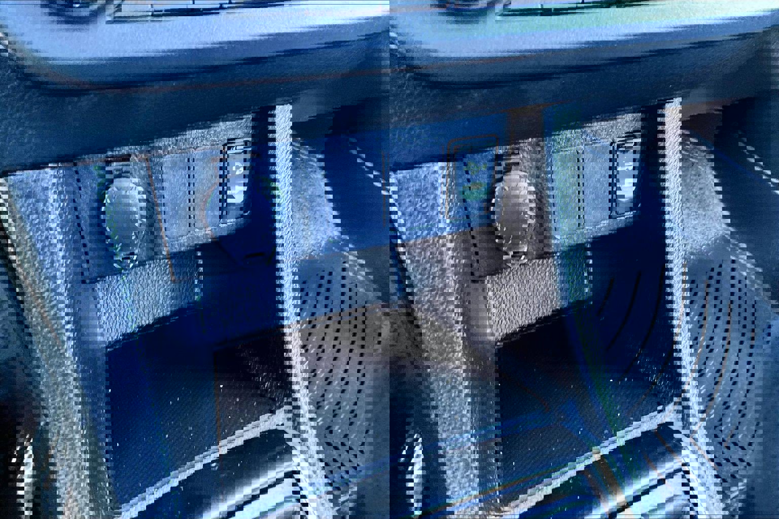 Used 2015 Toyota Corolla LE image 30