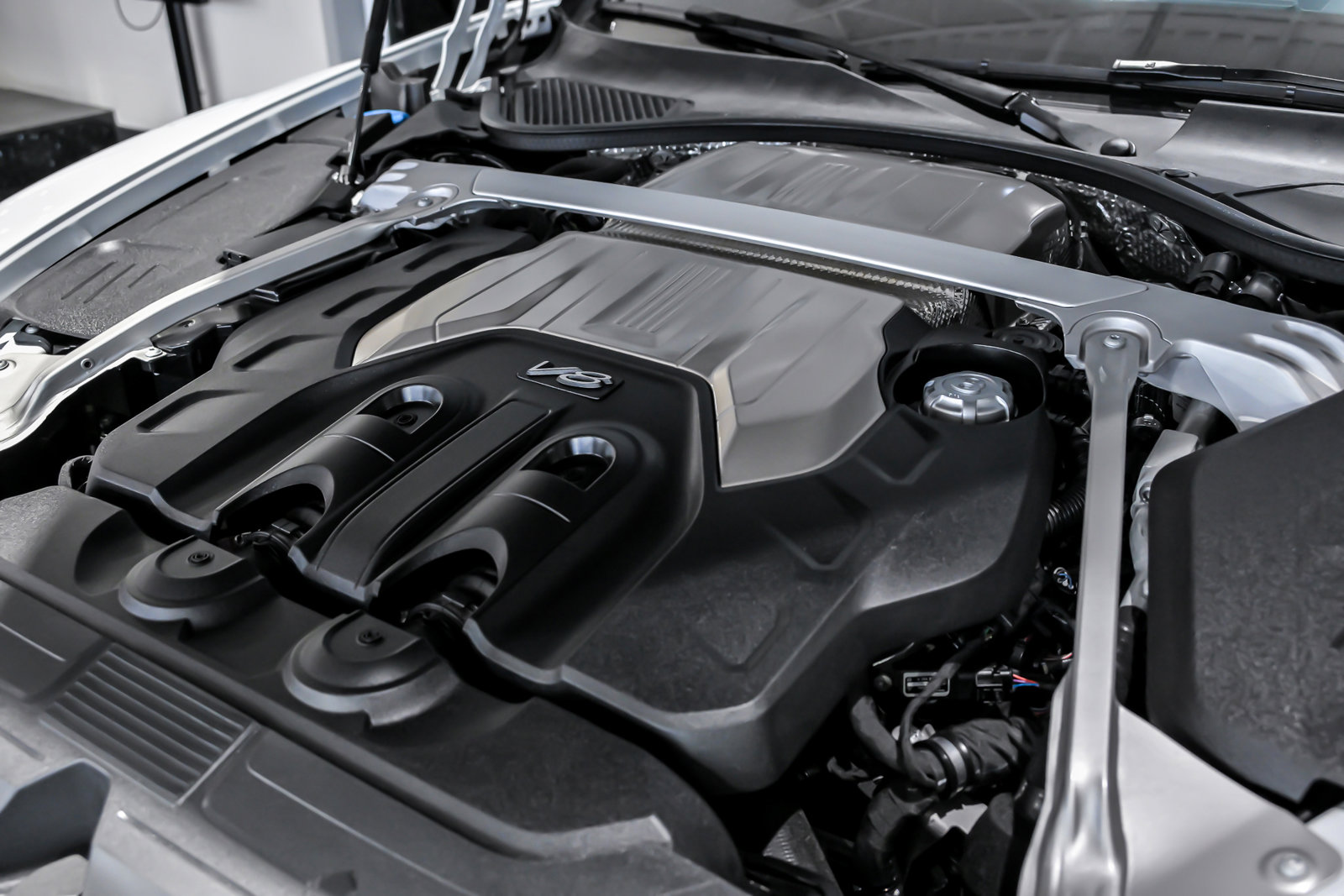 Used 2024 Bentley Continental GT image 18