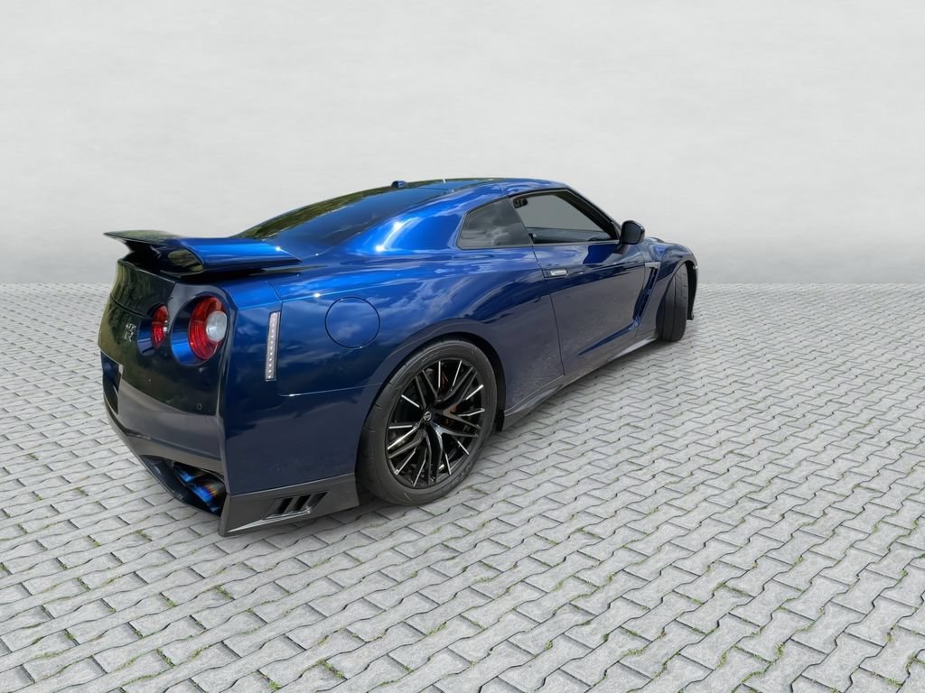 Used 2017 Nissan GT-R Premium w/ Premium Interior Package AWD/4WD image 8