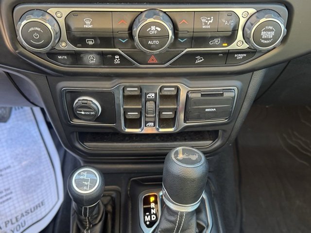 Used 2020 Jeep Wrangler Unlimited Sahara image 19