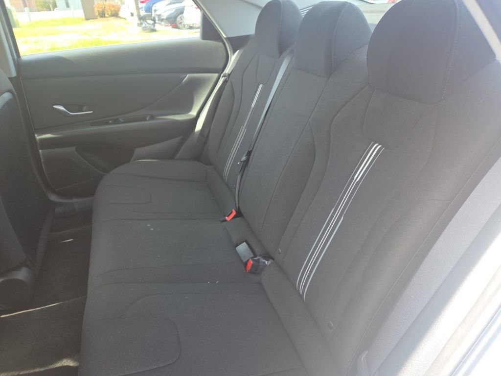 Used 2023 Hyundai Elantra SEL image 8