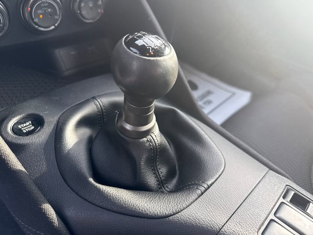 Used 2024 Nissan Z Sport w/ Floor Mat Package image 25