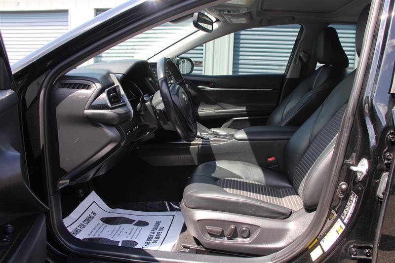 Used 2022 Toyota Camry SE w/ Cold Weather Package FWD image 20